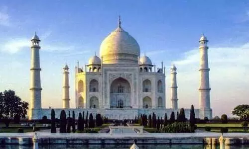 ഇത് പബ്ലിസിറ്റിക്കുള്ള ശ്രമം, പൊതുതാൽപര്യമല്ല; താജ്മഹൽ കേസിൽ സുപ്രീംകോടതി