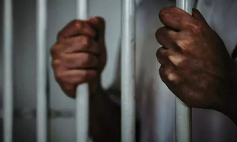 യുവാവിനെ കസ്റ്റഡിയിൽ മർദിച്ച സംഭവം: പൊലീസ് പ്രതിക്കൂട്ടിൽ