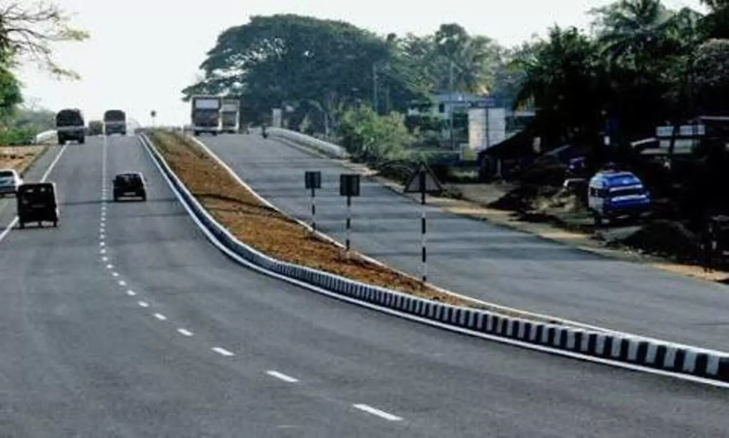 ചാലിങ്കാലിൽ അടിപ്പാതയുമില്ല, മേൽപാതയുമില്ല