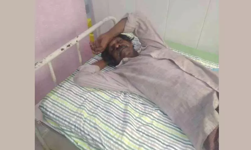 Attempt to kill an elderly man by throwing chili powder and attack at him