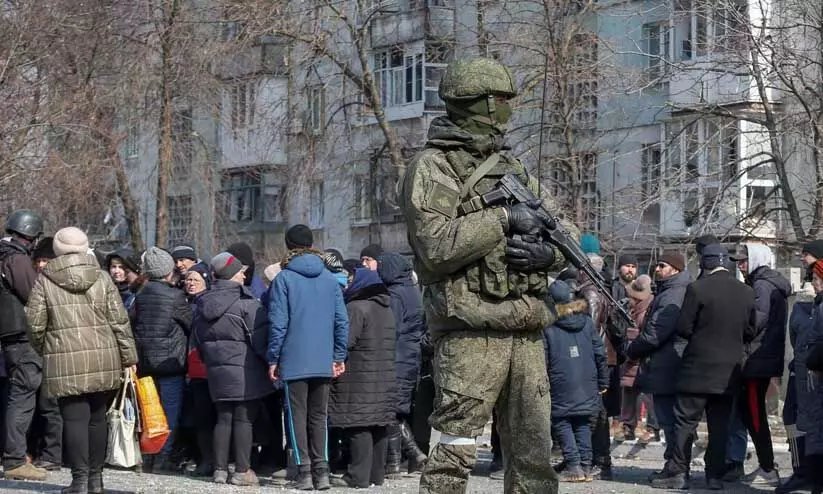 ഉടൻ ആയുധംവെച്ച് കീഴടങ്ങണം; മരിയുപോളിൽ യുക്രെയ്ൻ സേനക്ക് വീണ്ടും റഷ്യയുടെ അന്ത്യശാസനം ഉടൻ ആയുധംവെച്ച് കീഴടങ്ങണം; മരിയുപോളിൽ യുക്രെയ്ൻ സേനക്ക് വീണ്ടും റഷ്യയുടെ അന്ത്യശാസനം