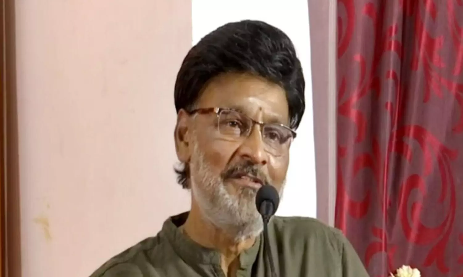 മോദിയെ വിമർശിക്കുന്നവർ മാസം തികയാതെ പ്രസവിച്ചവരെന്ന് സംവിധായകൻ ഭാഗ്യരാജ്