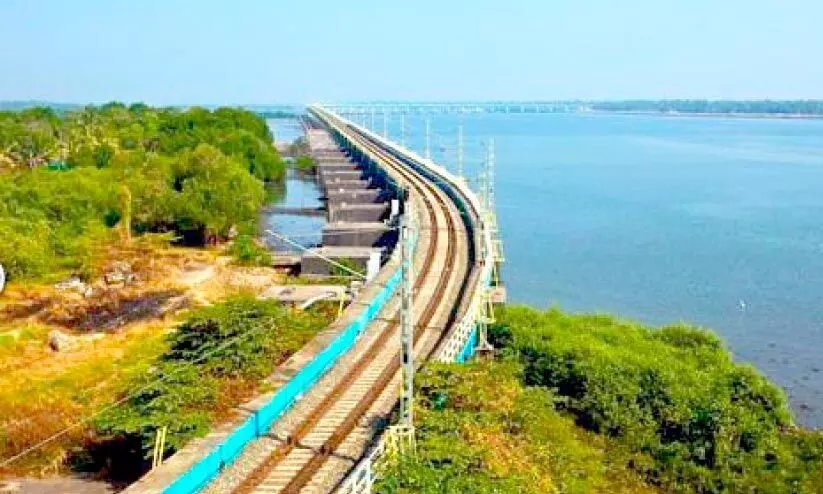 സിൽവർ ലൈനിന് മുന്നിൽ നോക്കുകുത്തിയായി  വല്ലാർപാടം റെയിൽ പാത