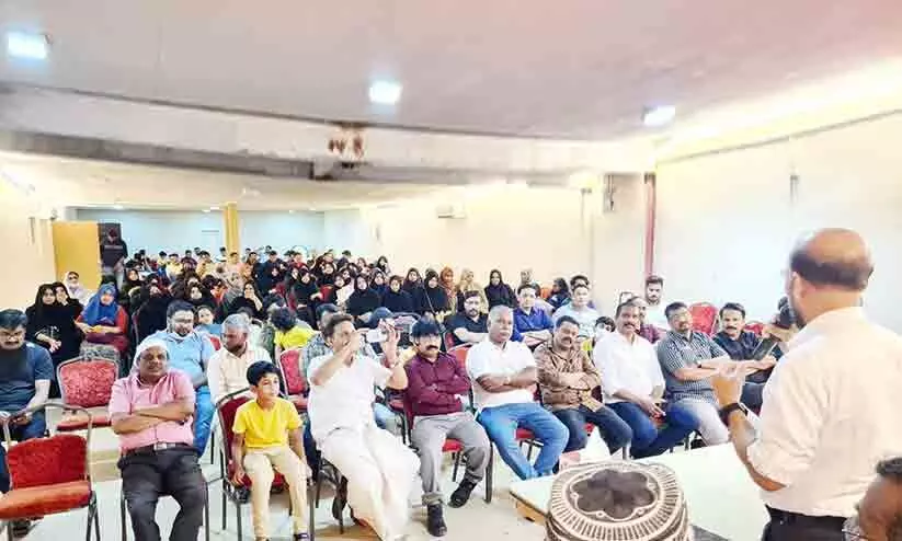 സൗഹൃദ സംഗമമായി ഇഫ്താറുകൾ