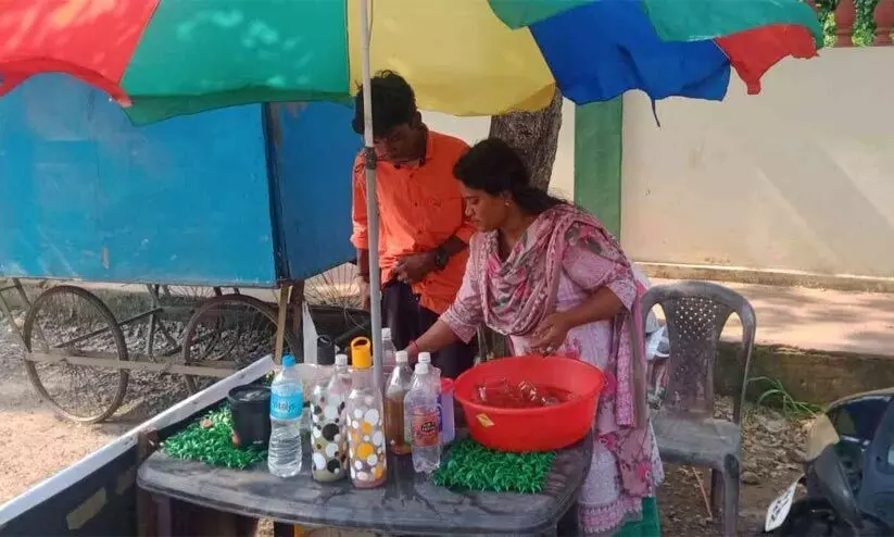 വഴിയോര കച്ചവടക്കാരിൽ നിന്നും പിരിവ് നടത്തി ഗുണ്ടാസംഘം