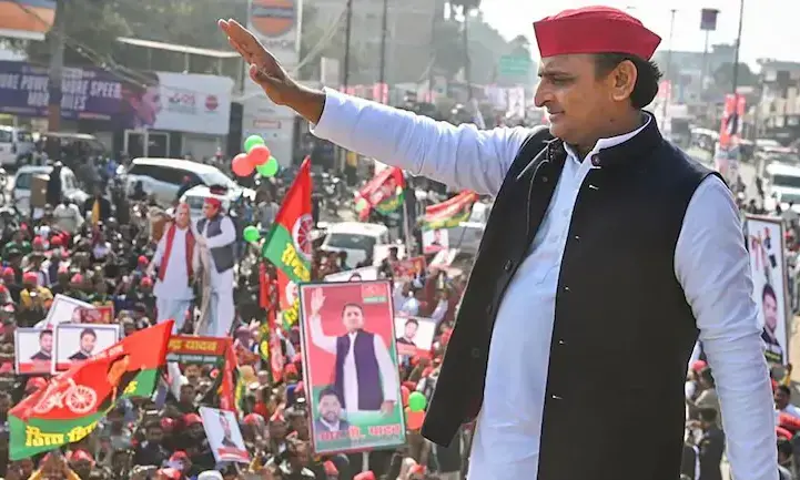 അഖിലേഷ് മുസ്ലിംകളെ അവഗണിക്കുന്നുവെന്ന്, എസ്.പി നേതാവ് പാർട്ടിവിട്ടു അഖിലേഷ് മുസ്ലിംകളെ അവഗണിക്കുന്നുവെന്ന്, എസ്.പി നേതാവ് പാർട്ടിവിട്ടു