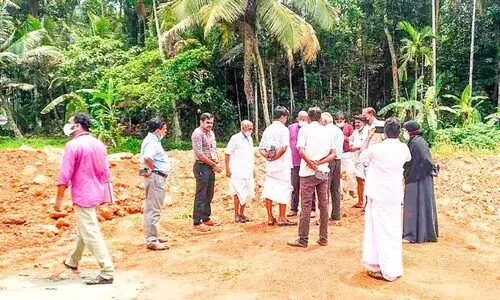 മഞ്ഞള്ളൂർ വില്ലേജിലെ അനധികൃത നെൽവയൽ നികത്തൽ; ഉന്നതതല സംഘം പരിശോധനക്കെത്തി