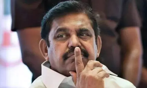 ഗവർണറെ കരിങ്കൊടി കാണിച്ചു; പ്രതിഷേധിച്ച് അണ്ണാ ഡി.എം.കെ നിയമസഭയിൽ നിന്ന് ഇറങ്ങി പോയി