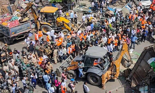 യോഗി ആ​ദി​ത്യ​നാ​ഥ്​ തുടങ്ങിവെച്ച ബു​ൾ​ഡോ​സ​ർ രാഷ്ട്രീയം പടരുന്നു