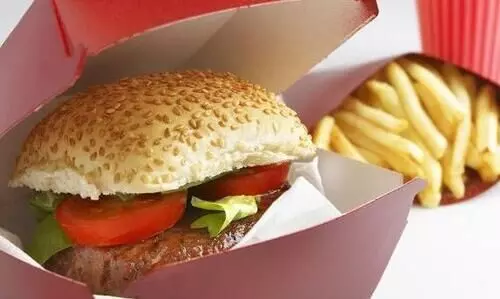 ജങ്ക് ഫുഡ് പാക്കറ്റിൽ ഹാനികരം ലേബൽ വേണം