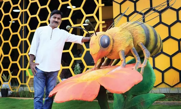 പ്രളയജലത്തിൽ പലവട്ടം ബിസിനസ് സ്വപ്നങ്ങൾ തകർന്നിട്ടും നിശ്ചയദാർഢ്യത്തോടെ പൊരുതിയ സംരംഭകന്റെ കഥയറിയാം