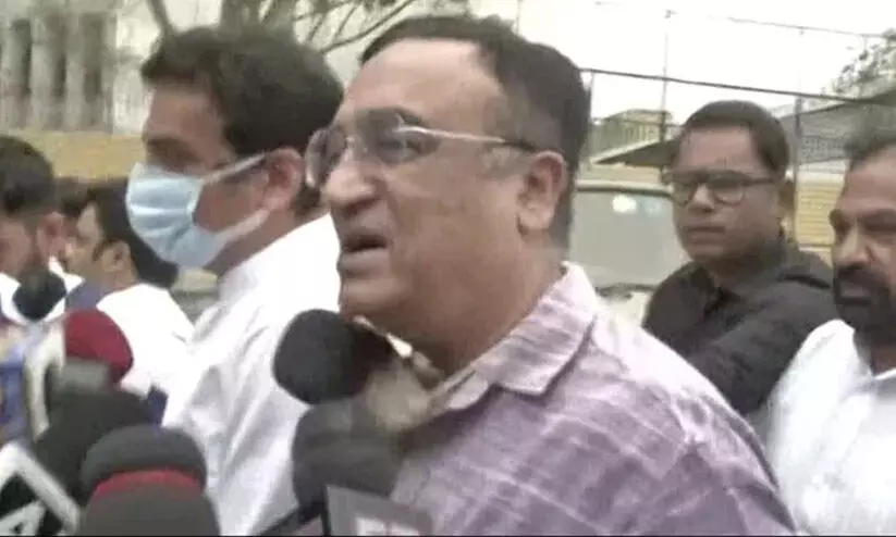 ജഹാംഗീർപുരി സന്ദർശിക്കാനെത്തിയ കോൺഗ്രസ് നേതാക്കളെ പൊലീസ് തടഞ്ഞു ജഹാംഗീർപുരി സന്ദർശിക്കാനെത്തിയ കോൺഗ്രസ് നേതാക്കളെ പൊലീസ് തടഞ്ഞു