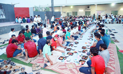 സ്നേഹവിരുന്നൂട്ടി ഇഫ്താർ; കുടുംബസംഗമങ്ങൾ സജീവം