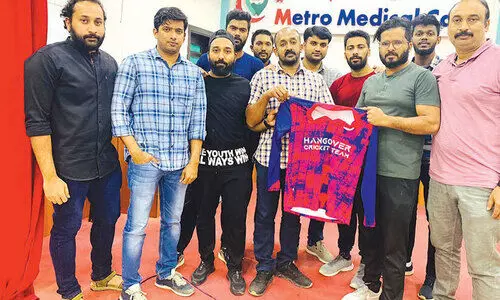 ഹാ​ങ്​ ഔ​ട്ട്​ ക്രി​ക്ക​റ്റ്​ ടീം ​ ജ​ഴ്​​സി പ്ര​കാ​ശ​നം