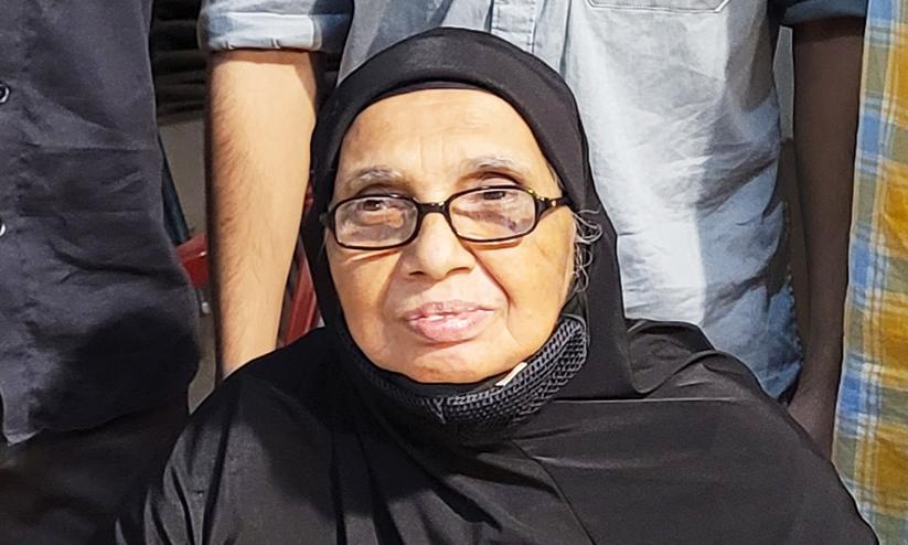 ഐഷ നിര്യാതയായി