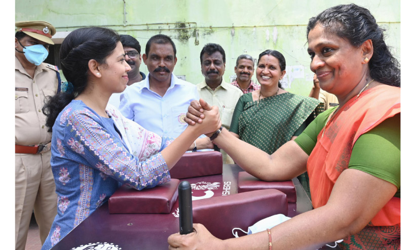 റവന്യൂ കലോത്സവം; അത്ലറ്റിക്സ് മത്സരങ്ങളില് മാറ്റുരച്ച് ജീവനക്കാര് റവന്യൂ കലോത്സവം; അത്ലറ്റിക്സ് മത്സരങ്ങളില് മാറ്റുരച്ച് ജീവനക്കാര്