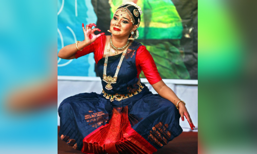 ഒടുവിൽ മൻസിയ കോഴിക്കോട്ട് നൃത്തമാടി