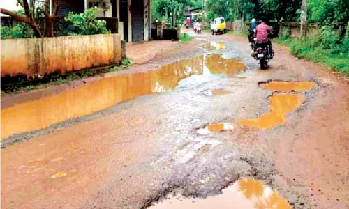 ഒന്നു നന്നാക്കുമോ കാഞ്ഞിരത്താണി റോഡ് ?