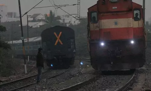 റെയിൽ പാളത്തിന് സമീപം സെൽഫിയെടുത്താൽ 2000 രൂപ പിഴ