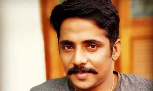 തലശ്ശേരി ഹരിദാസൻ വധം: ഒളിവിലുള്ള പ്രതി സി.പി.എം ശക്തികേന്ദ്രത്തിൽ പിടിയിൽ തലശ്ശേരി ഹരിദാസൻ വധം: ഒളിവിലുള്ള പ്രതി സി.പി.എം ശക്തികേന്ദ്രത്തിൽ പിടിയിൽ