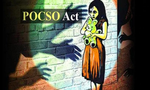 വയറുവേദനയെ തുടർന്ന് ആശുപത്രിയിൽ പ്രവേശിപ്പിച്ച 17കാരി കുഞ്ഞിന് ജന്മം നൽകി; 12കാരനെതിരെ കേസ്