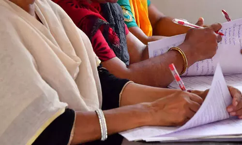 ഹയർ സെക്കൻഡറി; പ്രതിദിനം മൂല്യനിർണയം നടത്തേണ്ട പേപ്പറുകളുടെ എണ്ണം കുറച്ചു