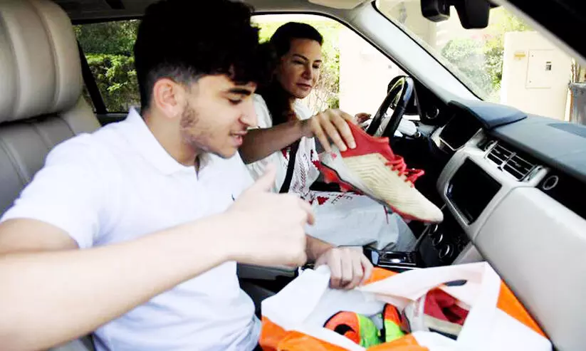 അഭയാർഥി ക്യാമ്പിലേക്ക്​ അഹ്​മദിന്‍റെ കരുണയുടെ കിക്ക്​