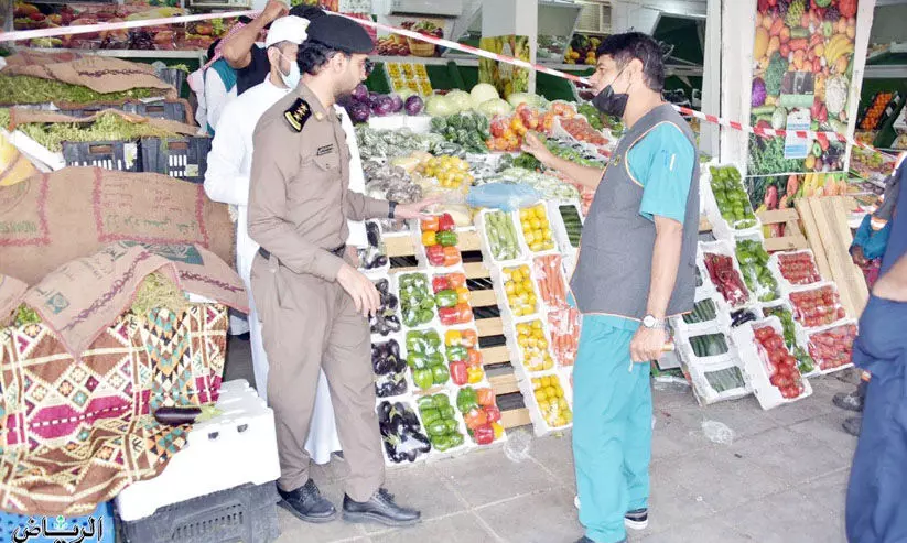 മാർക്കറ്റുകളിൽ പരിശോധന; നിരവധി പേർ അറസ്റ്റിൽ മാർക്കറ്റുകളിൽ പരിശോധന; നിരവധി പേർ അറസ്റ്റിൽ