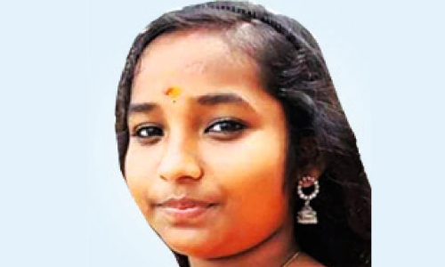 ബൈക്കിന് പിന്നില്‍ ലോറി ഇടിച്ചു 12കാരി മരിച്ചു