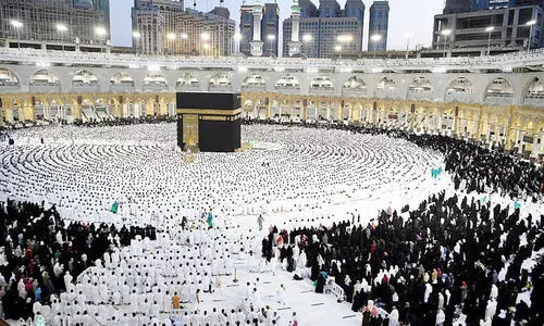 മ​ക്ക​യി​ലേ​ക്കു​ള്ള പാ​തയിൽ...