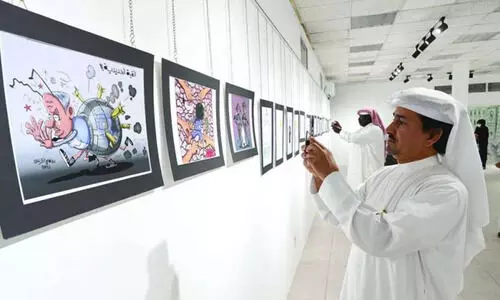 ഫ​ല​സ്​​തീ​ൻ ​ഐ​ക്യ​ദാ​ർ​ഢ്യ​വു​മാ​യി കാ​രി​ക്കേ​ച്ച​ർ പ്ര​ദ​ർ​ശ​നം