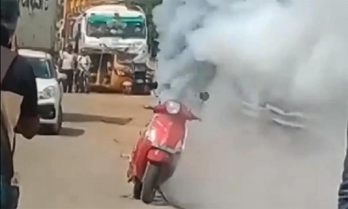 ആന്ധ്രാപ്രദേശിൽ ഇ-സ്കൂട്ടർ ബാറ്ററി പൊട്ടിത്തെറിച്ച് ഒരാൾ മരിച്ചു, മൂന്ന് പേർക്ക് പരിക്ക്