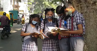 മുഗൾ ചരിത്രവും ഫൈസിന്റെ കവിതയും ഒഴിവാക്കാൻ സി.ബി.എസ്.ഇ; ഇസ്ലാമിക സാമ്രാജ്യങ്ങളുടെ വളർച്ചയും വ്യവസായ വിപ്ലവവും ഉണ്ടാവില്ല മുഗൾ ചരിത്രവും ഫൈസിന്റെ കവിതയും ഒഴിവാക്കാൻ സി.ബി.എസ്.ഇ; ഇസ്ലാമിക സാമ്രാജ്യങ്ങളുടെ വളർച്ചയും വ്യവസായ വിപ്ലവവും ഉണ്ടാവില്ല