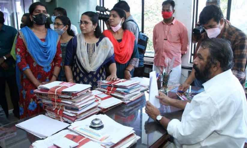 Ministers inspection at the Higher Secondary Regional Office