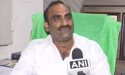 രാജ്യത്ത് പൊതുയിടങ്ങളിൽ ശിരോവസ്ത്രം നിരോധിക്കുമെന്ന് ബി.ജെ.പി നേതാവ്