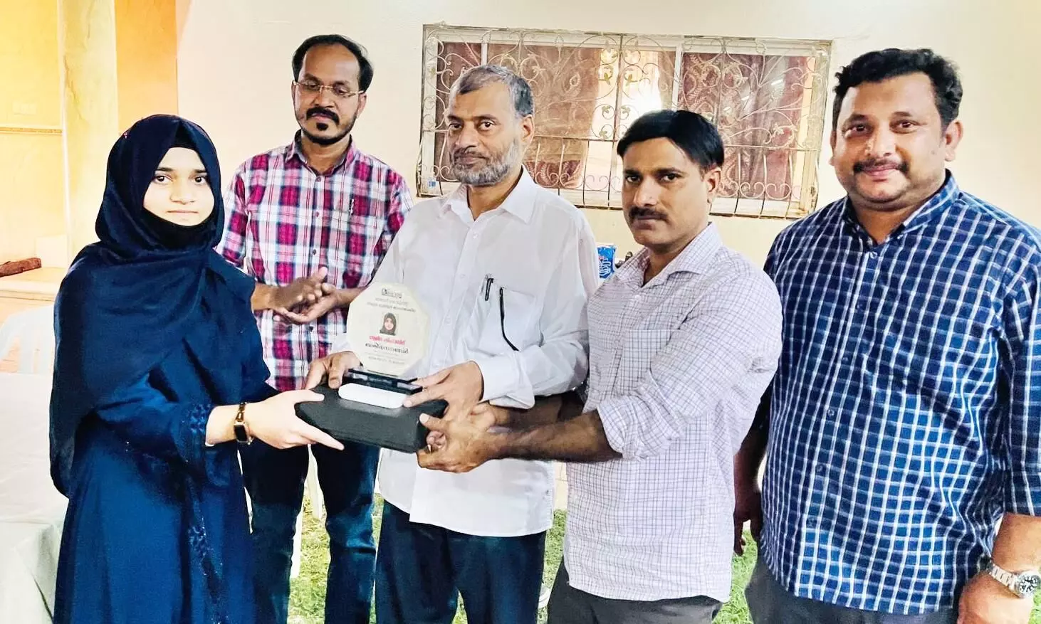 മ​ല​ർ​വാ​ടി​കു​രു​ന്നു​ക​ളു​ടെ ഇ​ഫ്താ​ർ സം​ഗ​മ​മൊ​രു​ക്കി