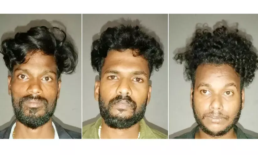 ബ​സ് ത​ട​ഞ്ഞ്​ വാ​ള്‍ വീ​ശി ഭീ​ക​രാ​ന്ത​രീ​ക്ഷം സൃ​ഷ്ടി​ച്ച മൂ​ന്നു​പേ​ര്‍ പി​ടി​യി​ല്‍