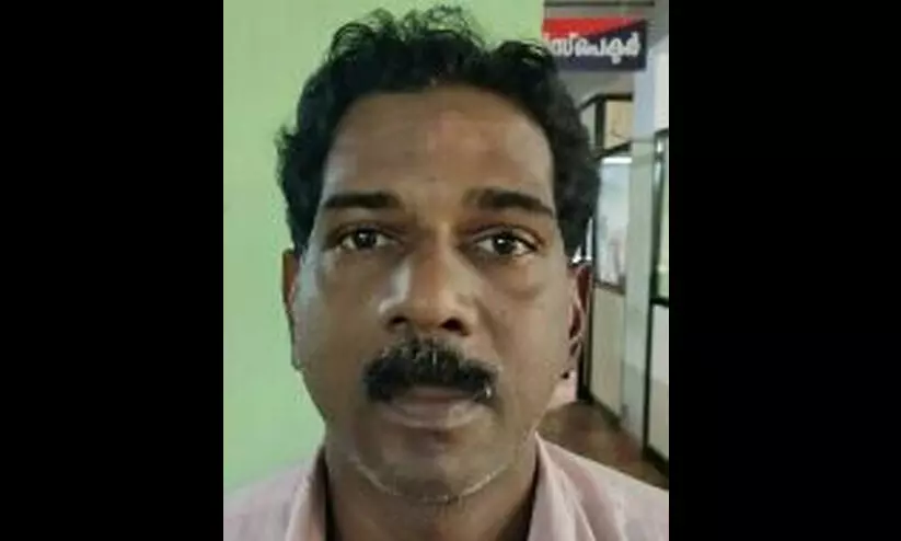 ബിവറേജസ് പ്രീമിയം കൗണ്ടറിൽനിന്നും മദ്യം മോഷ്ടിച്ചയാൾ പിടിയിൽ