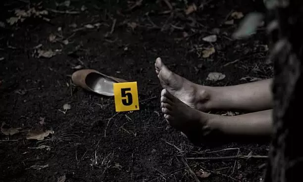 ദക്ഷിണ കന്നടയിൽ ആദിവാസി സ്ത്രീയെ പൊതുയിടത്തിൽ വിവസ്ത്രയാക്കി