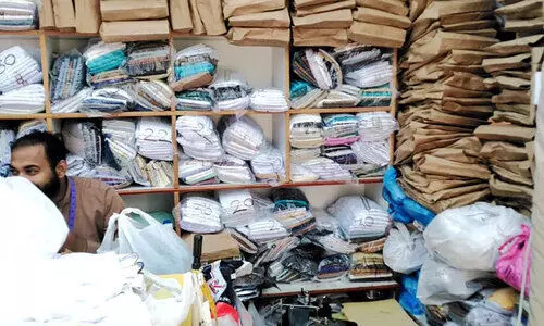 മ​ല​യാ​ളി യു​വാ​ക്ക​ളി​ൽ ക​ന്തു​റ ജ്വ​രം; ത​യ്യ​ൽ മേ​ഖ​ല​യി​ൽ വീ​ണ്ടും ഉ​ണ​ർ​വ്​