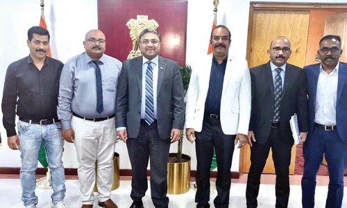 തൃ​ശൂ​ർ അ​സോ​സി​യേ​ഷ​ൻ ഭാ​ര​വാ​ഹി​ക​ൾ അം​ബാ​സ​ഡ​റെ സ​ന്ദ​ർ​ശി​ച്ചു