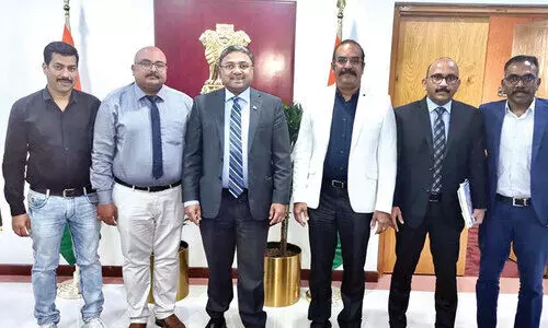 തൃ​ശൂ​ർ അ​സോ​സി​യേ​ഷ​ൻ ഭാ​ര​വാ​ഹി​ക​ൾ അം​ബാ​സ​ഡ​റെ സ​ന്ദ​ർ​ശി​ച്ചു