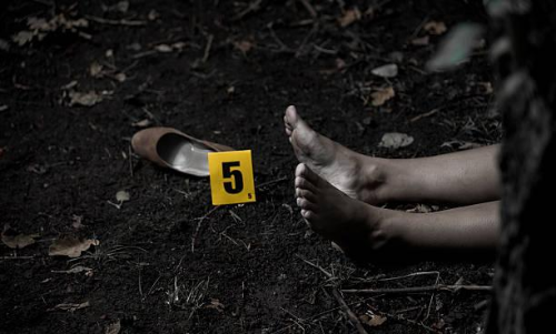 ദക്ഷിണ കന്നടയിൽ ആദിവാസി സ്ത്രീയെ പൊതുയിടത്തിൽ വിവസ്ത്രയാക്കി