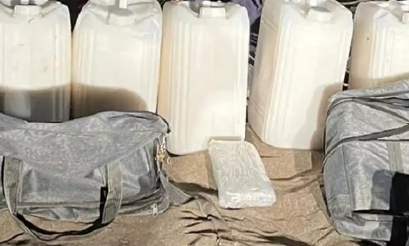 മ​യ​ക്കു​മ​രു​ന്നു​മാ​യി വി​ദേ​ശി​ക​ൾ പി​ടി​യി​ൽ