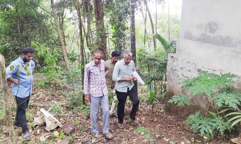 മോലികാവ് ക്വാറി: ദൂരപരിധി ലംഘിച്ചെന്ന് കണ്ടെത്തി മോലികാവ് ക്വാറി: ദൂരപരിധി ലംഘിച്ചെന്ന് കണ്ടെത്തി