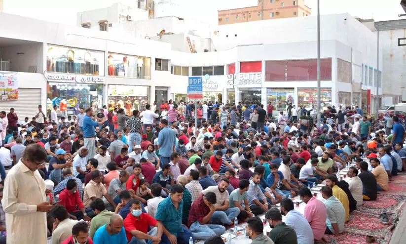 ശറഫിയ്യയുടെ ഐക്യം വിളിച്ചോതി മലയാളി കൂട്ടായ്മയുടെ ജനകീയ ഇഫ്താർ ശറഫിയ്യയുടെ ഐക്യം വിളിച്ചോതി മലയാളി കൂട്ടായ്മയുടെ ജനകീയ ഇഫ്താർ