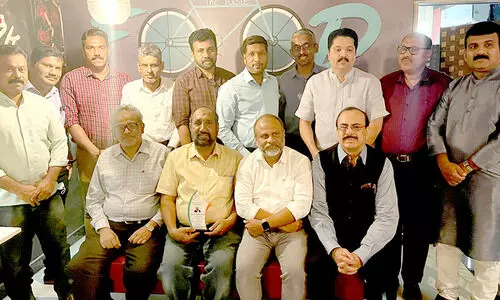 എം.കെ. ഷാജഹാന് യാത്രയയപ്പ് നൽകി