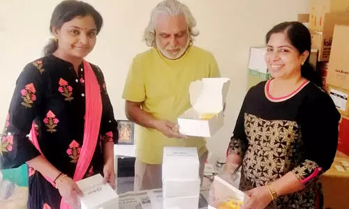 സാധാരണക്കാർക്ക് ആശ്വാസമായി ഇഫ്താർ കിറ്റുകൾ സാധാരണക്കാർക്ക് ആശ്വാസമായി ഇഫ്താർ കിറ്റുകൾ