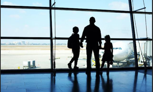 ഒമ്പത് ദിവസം പെരുന്നാൾ അവധി: പ്രവാസികൾ നാട്ടിലേക്ക് ഒമ്പത് ദിവസം പെരുന്നാൾ അവധി: പ്രവാസികൾ നാട്ടിലേക്ക്