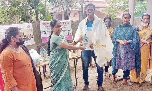 പൊള്ളലേറ്റ കുട്ടിയുടെ ജീവൻ രക്ഷിച്ച പൊലീസുകാരനെ അനുമോദിച്ചു